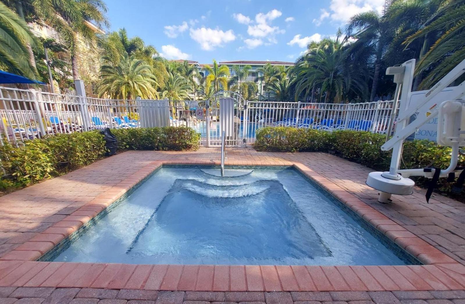 Mizner Place At Weston Town Center, Fort Lauderdale Экстерьер фото